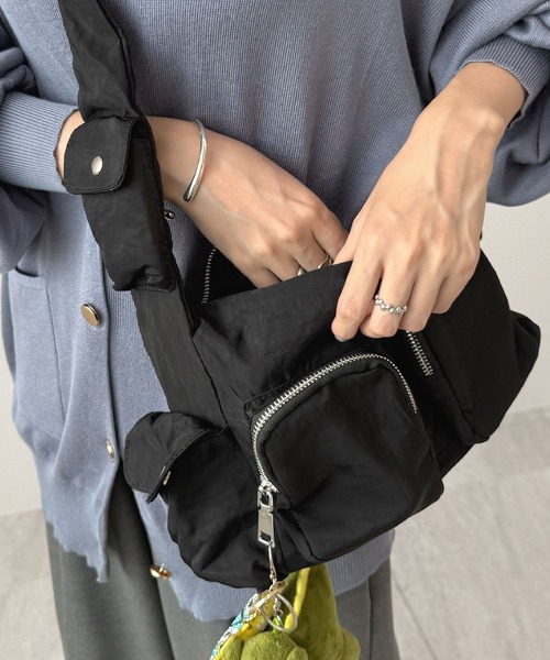 Futier land（フューティアランド）の「マルチポケットバッグ　ショルダーバッグ　アジャスター付き（ショルダーバッグ・レディース・アイボリー/ブラック・FREE）」の10枚目の写真