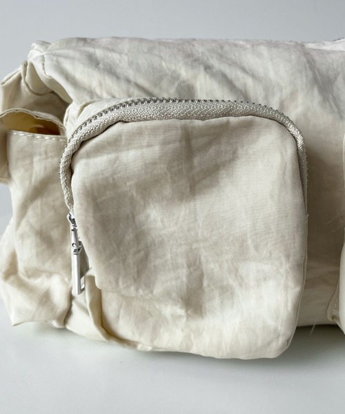 Futier land（フューティアランド）の「マルチポケットバッグ　ショルダーバッグ　アジャスター付き（ショルダーバッグ・レディース・アイボリー/ブラック・FREE）」の18枚目の写真