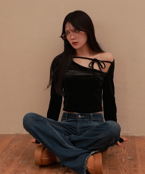 M DOLLY(エムドリー)の「*M DOLLY original* velor ribbon sogno tops/ベロアリボンソーニョトップス(Tシャツ/カットソー・レディース・ブラック/ベージュ・FREE)」の3枚目の写真