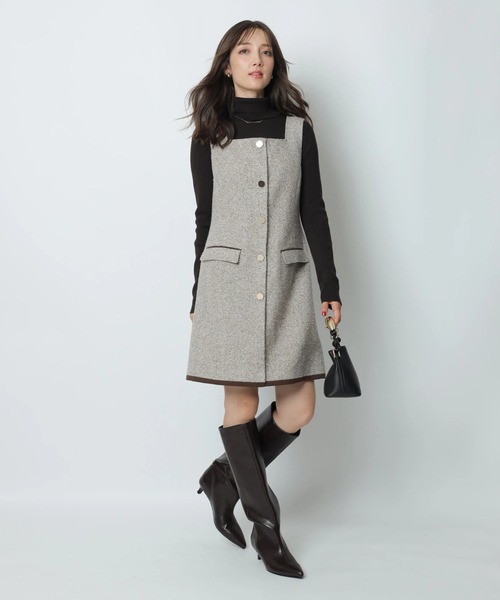 Apuweiser-riche（アプワイザーリッシェ）の「スクエアネックミニ