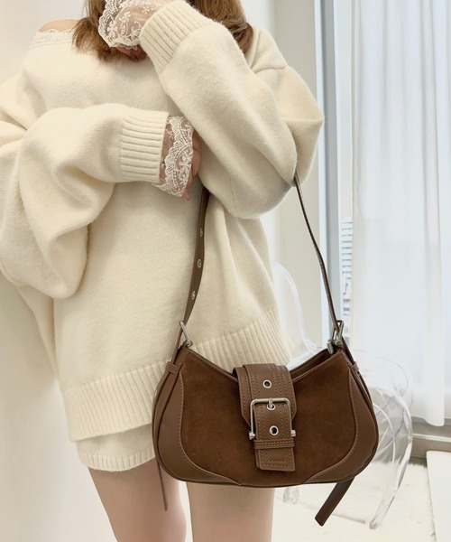 TITTY&CO.（ティティーアンドコー）の「スウェード調ベルトショルダーバッグ（ショルダーバッグ・レディース・ブラウン/ブラック/キャメル・FREE）」の3枚目の写真