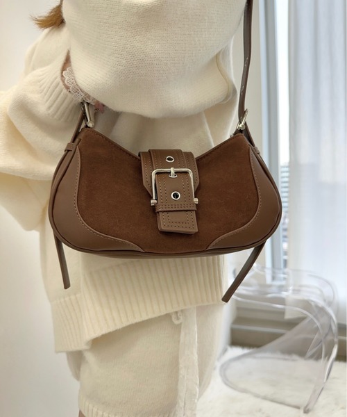 TITTY&CO.（ティティーアンドコー）の「スウェード調ベルトショルダーバッグ（ショルダーバッグ・レディース・ブラウン/ブラック/キャメル・FREE）」の6枚目の写真