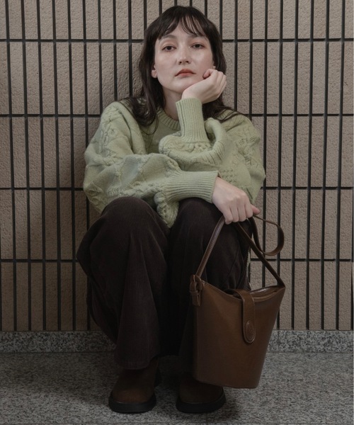 lawgy（ラウジー）の「triangle logo one handle bag / トライアングルロゴワンハンドルバッグ（ハンドバッグ・レディース・ブラック/ホワイト/ブラウン・FREE）」の3枚目の写真