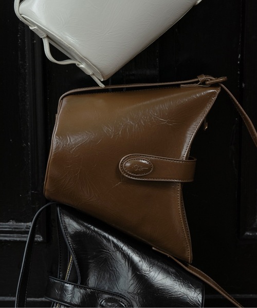 lawgy（ラウジー）の「triangle logo one handle bag / トライアングルロゴワンハンドルバッグ（ハンドバッグ・レディース・ブラック/ホワイト/ブラウン・FREE）」の15枚目の写真