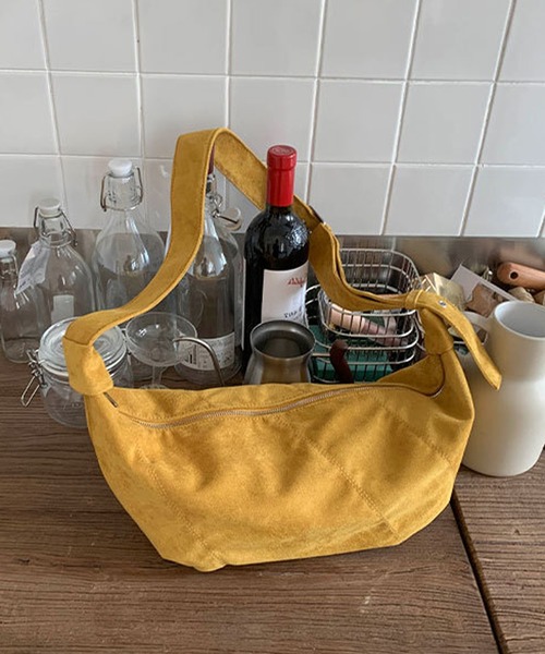 HALEY PESCA(ヘーリーペスカ)の「HALEY PESCA/フェイクスエード ヴィンテージショルダーバッグ(ショルダーバッグ・レディース・イエロー/ブラウン/レッド/ブラック/アイボリー・FREE)」の5枚目の写真