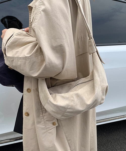 HALEY PESCA(ヘーリーペスカ)の「HALEY PESCA/フェイクスエード ヴィンテージショルダーバッグ(ショルダーバッグ・レディース・イエロー/ブラウン/レッド/ブラック/アイボリー・FREE)」の2枚目の写真