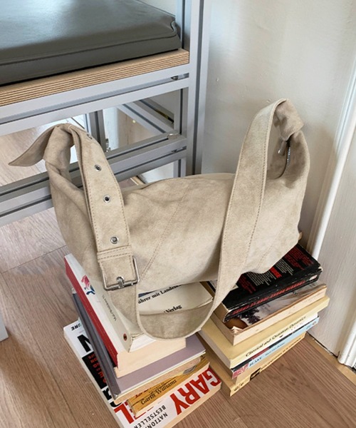 HALEY PESCA(ヘーリーペスカ)の「HALEY PESCA/フェイクスエード ヴィンテージショルダーバッグ(ショルダーバッグ・レディース・イエロー/ブラウン/レッド/ブラック/アイボリー・FREE)」の7枚目の写真