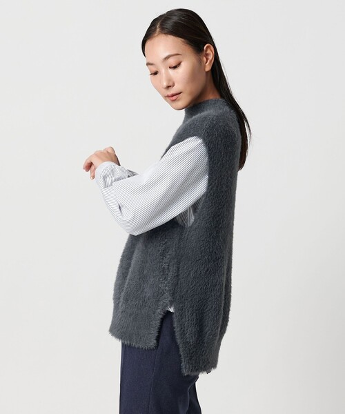 A DAY IN THE LIFE UNITED ARROWS(アデイインザライフユナイテッドアローズ)の「フェザー ハイネックベスト+シャツ <A DAY IN THE LIFE>(ニット/セーター・レディース・オフホワイト/ダークグレー・FREE)」の8枚目の写真