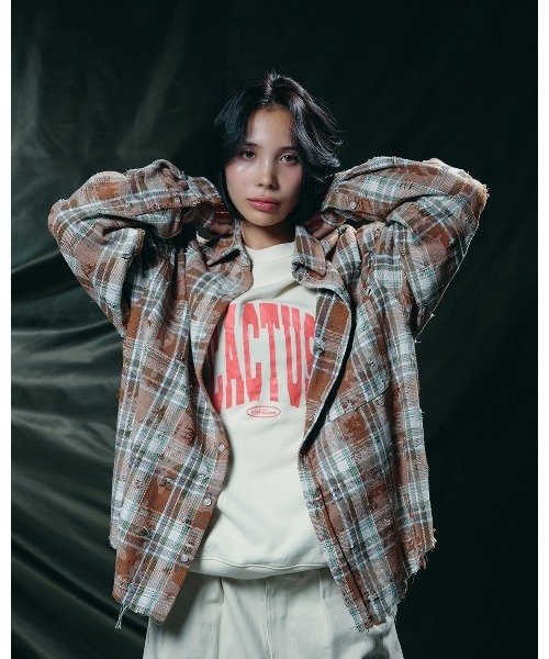 #Re:room（リルーム）の「カクタスヴィンテージクラックプリントスウェットトレーナー（Tシャツ/カットソー・メンズ・ネイビー/オフホワイト/ライトブラック・M-L/S-M）」の13枚目の写真