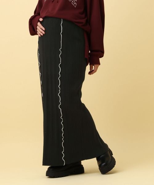 LEPSIM（レプシィム）の「【産前・産後対応】マタニティ／配色メローニットスカート　593622（マタニティウェア/グッズ・レディース・ブルー/ブラック/レッド・FREE）」の4枚目の写真