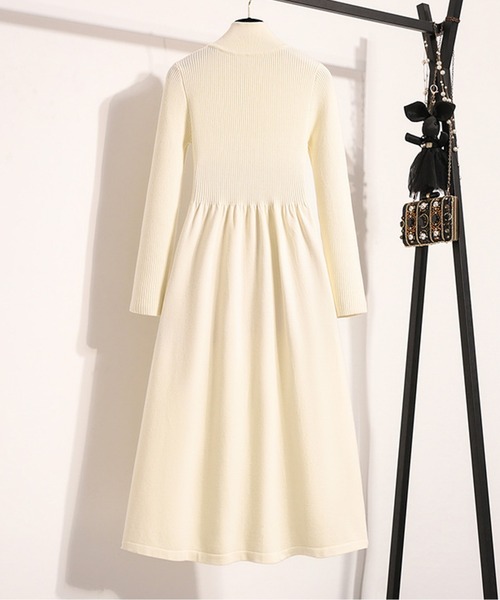 CHUL(チュル)の「ハーフジップハイネックワンピース(ワンピース・レディース・ブラック/ホワイト・MEDIUM/X-LARGE/LARGE)」の7枚目の写真