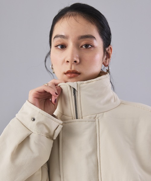 Muscat(マスカット)の「スタンドカラー 中綿ジャケット(ナイロンジャケット・レディース・ブラック/クリーム・F)」の21枚目の写真