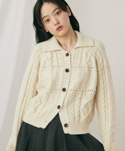 MERLOT（メルロー）の「ケーブル編みハートショートカーディガン（カーディガン/ボレロ・レディース・ブルー/ホワイト/グリーン・FREE）」の14枚目の写真