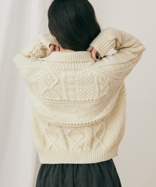 MERLOT（メルロー）の「ケーブル編みハートショートカーディガン（カーディガン/ボレロ・レディース・ブルー/ホワイト/グリーン・FREE）」の16枚目の写真