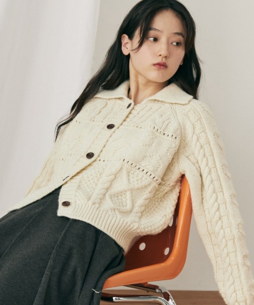 MERLOT（メルロー）の「ケーブル編みハートショートカーディガン（カーディガン/ボレロ・レディース・ブルー/ホワイト/グリーン・FREE）」の13枚目の写真