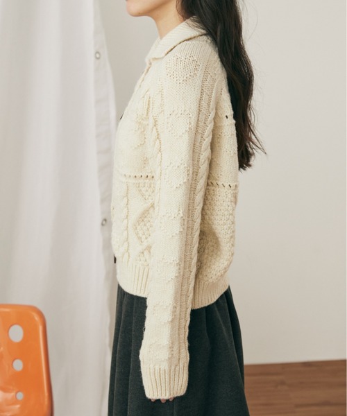 MERLOT（メルロー）の「ケーブル編みハートショートカーディガン（カーディガン/ボレロ・レディース・ブルー/ホワイト/グリーン・FREE）」の17枚目の写真