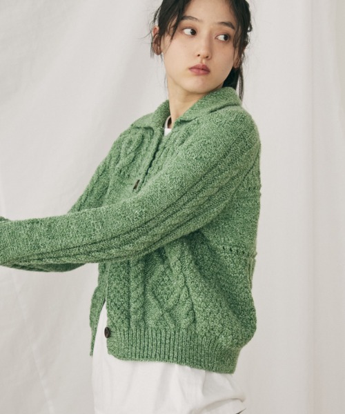 MERLOT（メルロー）の「ケーブル編みハートショートカーディガン（カーディガン/ボレロ・レディース・ブルー/ホワイト/グリーン・FREE）」の8枚目の写真