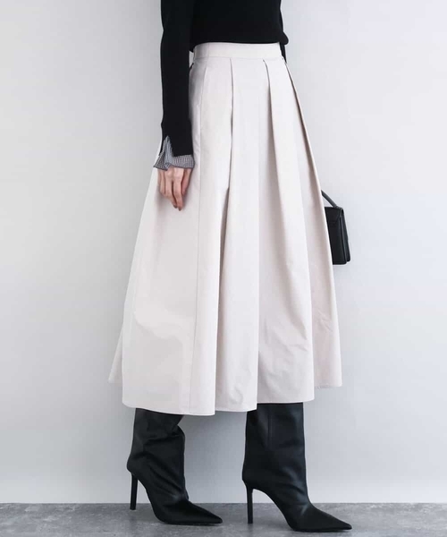 MK MICHEL KLEIN（エムケーミッシェルクラン）の「メモリータフタ タックフレアスカート/洗える（スカート・レディース・ベージュ/ブラック/ライトブルー・38）」の3枚目の写真