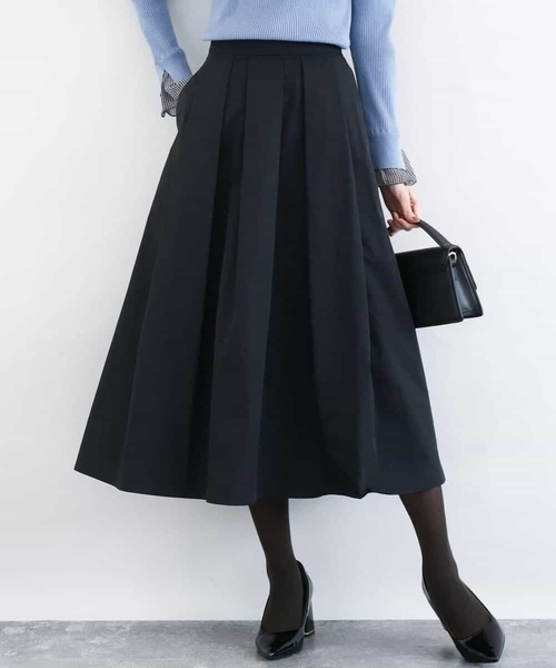 MK MICHEL KLEIN（エムケーミッシェルクラン）の「メモリータフタ タックフレアスカート/洗える（スカート・レディース・ベージュ/ブラック/ライトブルー・38）」の4枚目の写真