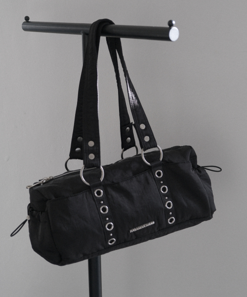 IUGAMAKARAS（イウガマカラス）の「Nylon Eyelet Duffle Bag (Black)（ボストンバッグ・レディース・その他・FREE）」の2枚目の写真