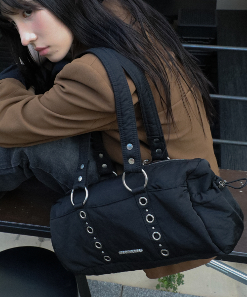 IUGAMAKARAS（イウガマカラス）の「Nylon Eyelet Duffle Bag (Black)（ボストンバッグ・レディース・その他・FREE）」の3枚目の写真