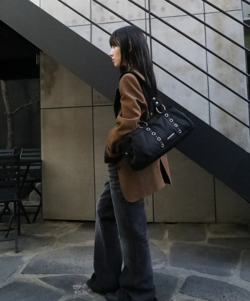 IUGAMAKARAS（イウガマカラス）の「Nylon Eyelet Duffle Bag (Black)（ボストンバッグ・レディース・その他・FREE）」の5枚目の写真