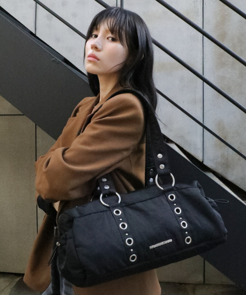 IUGAMAKARAS（イウガマカラス）の「Nylon Eyelet Duffle Bag (Black)（ボストンバッグ・レディース・その他・FREE）」の6枚目の写真