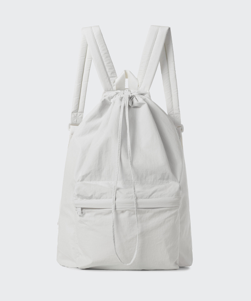 MUSINSA STANDARD（ムシンサスタンダード）の「クランクルドローストリングイージーバックパック [ダスティクリーム]（バックパック/リュック・レディース・その他・FREE）」の2枚目の写真