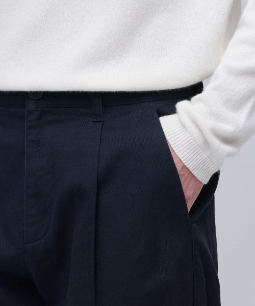 MUSINSA STANDARD（ムシンサスタンダード）の「ワンタックレギュラーフィットCcinoパンツ[ネイビー]（その他パンツ・メンズ・その他・40/38/42/26/27/28/29/36/34/32/30/31/33）」の5枚目の写真
