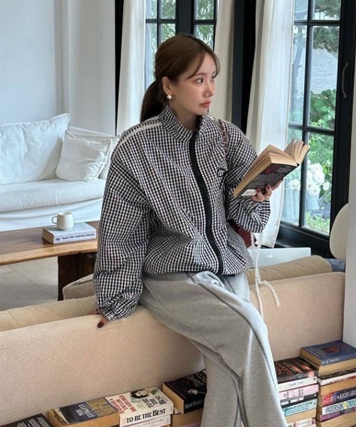 VIBGYOR Women(ヴィブジョー ウィメン)の「【Mayree】 リボン デザイン サイドライン レース アウター(ナイロンジャケット・レディース・ブラック・X-LARGE/LARGE/MEDIUM)」の5枚目の写真
