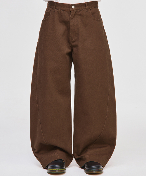 SIGNATURE（シグネチャ）の「ツイストカーブドコットンパンツ[ブラウン]（その他パンツ・レディース・その他・SMALL/MEDIUM/LARGE/X-LARGE）」の2枚目の写真