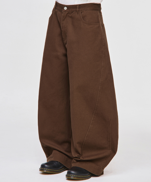 SIGNATURE（シグネチャ）の「ツイストカーブドコットンパンツ[ブラウン]（その他パンツ・レディース・その他・SMALL/MEDIUM/LARGE/X-LARGE）」の5枚目の写真