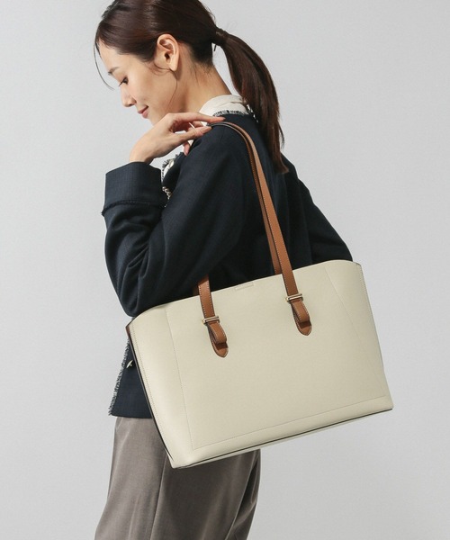 GLOBAL WORK（グローバルワーク）の「スペ軽撥水6ポケA4トート/611426（トートバッグ・レディース・ブラウン/ブラック系その他/ベージュ/ホワイト系その他6/ホワイト系その他7/ブラック・ONE SIZE）」の2枚目の写真