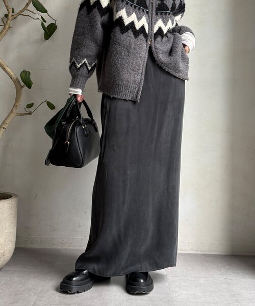 DouDou（ドゥドゥ）の「サテンストレートスカート（スカート・レディース・オフホワイト/モカ/ブラック・36/38）」の3枚目の写真