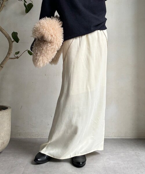 DouDou（ドゥドゥ）の「サテンストレートスカート（スカート・レディース・オフホワイト/モカ/ブラック・36/38）」の9枚目の写真