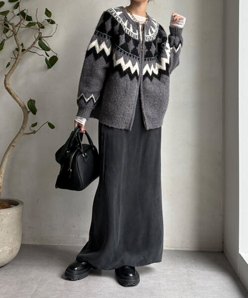 DouDou（ドゥドゥ）の「サテンストレートスカート（スカート・レディース・オフホワイト/モカ/ブラック・36/38）」の14枚目の写真