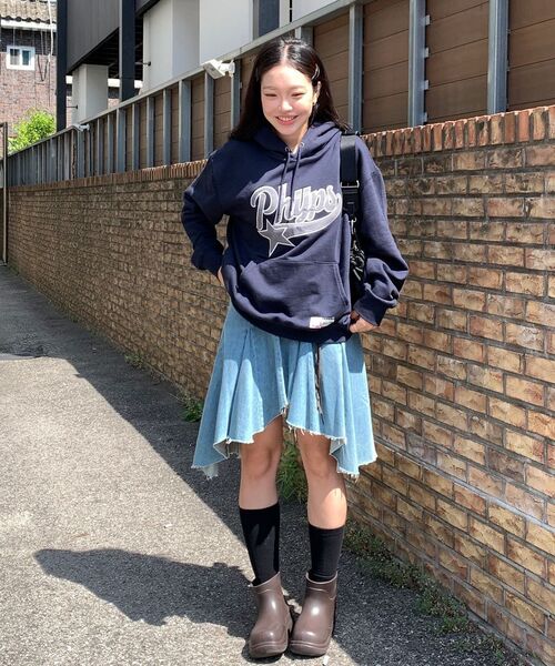 PHYSICAL DEPARTMENT(フィジカル デパートメント)の「アップリケスターテールフード_オートミール(パーカー・レディース・その他・LARGE/X-LARGE/MEDIUM/SMALL)」の10枚目の写真