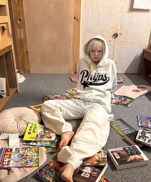 PHYSICAL DEPARTMENT(フィジカル デパートメント)の「アップリケスターテールフード_オートミール(パーカー・レディース・その他・LARGE/X-LARGE/MEDIUM/SMALL)」の11枚目の写真