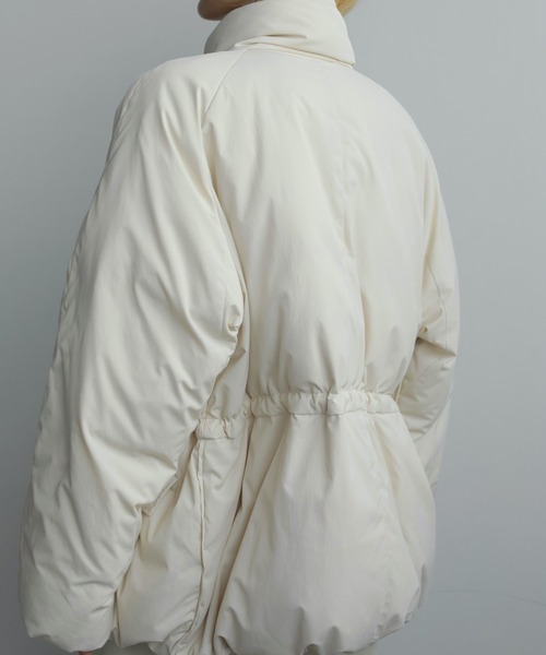 anuke（アンヌーク）の「[anuke/アンヌーク] スタンドカラーダウンコート（ダウンジャケット/コート・レディース・アイボリー/ブラック・36）」の6枚目の写真