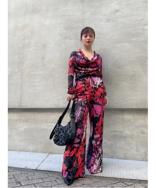 Desigual(デシグアル)の「カラフル花柄プリント ワイドロングパンツ(その他パンツ・レディース・ブラック・S/M/L/XL/XS)」の1枚目の写真