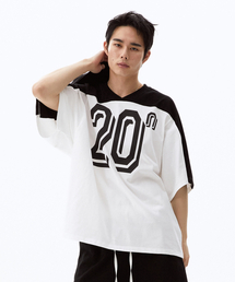 HYII（ハイトゥ）の「ユニセックス ナンバープリント Vネック オーバーサイズ Tシャツ ブラック（Tシャツ/カットソー）」