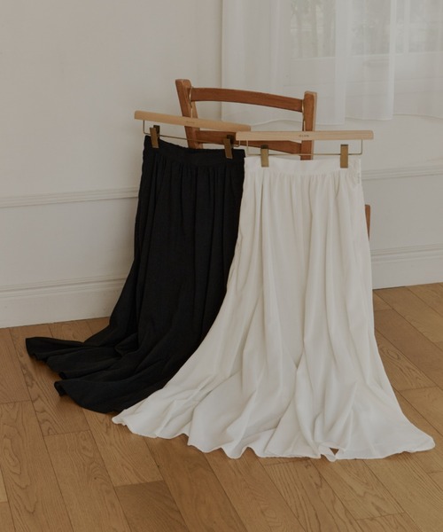 OLUN(オルン)の「soft touch sheer flared skirt/ソフトタッチシアーフレアスカート(スカート・レディース・ブラック/アイボリー・SMALL/X-SMALL/FREE)」の3枚目の写真
