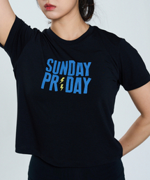 K.A.G サンデー PRデイ クロップレギュラーフィット 半袖Tシャツ (ブラック)