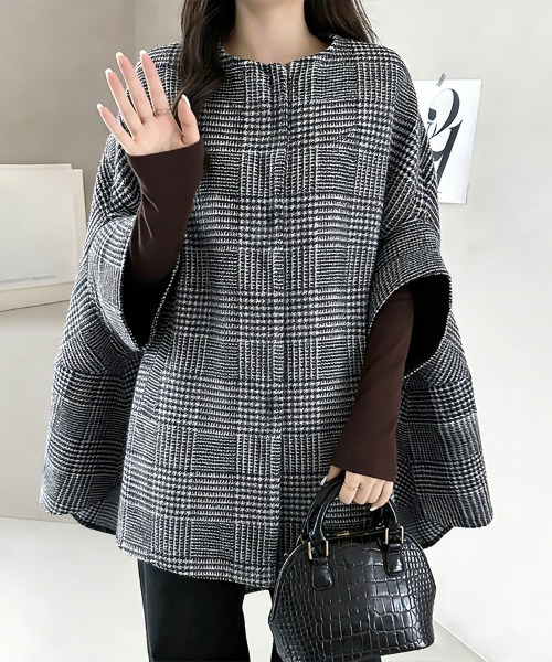 ONEP STAR(ワンピスター)の「千鳥格子柄ケープコート(その他アウター・レディース・ブラック・MEDIUM/LARGE/X-LARGE)」の3枚目の写真