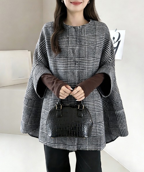 ONEP STAR(ワンピスター)の「千鳥格子柄ケープコート(その他アウター・レディース・ブラック・MEDIUM/LARGE/X-LARGE)」の4枚目の写真