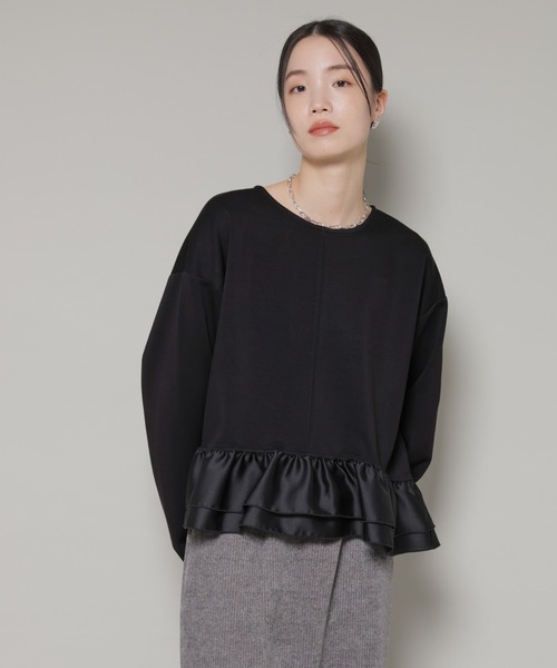 NANO universe（ナノユニバース）の「ダンボールカットサテンペプラムトップス（Tシャツ/カットソー・レディース・ホワイト/ブラック/ブルー・FREE）」の5枚目の写真