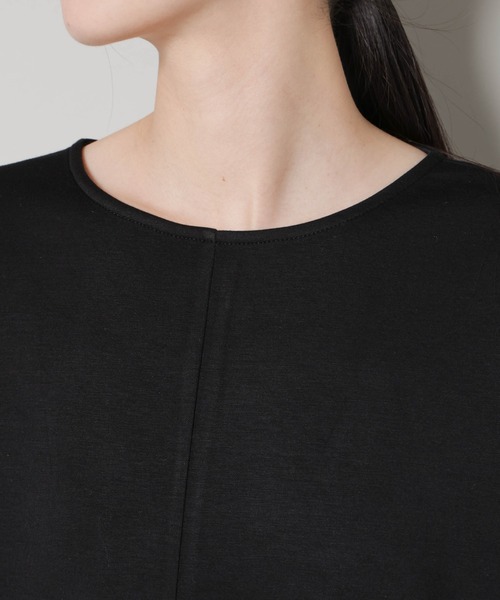 NANO universe（ナノユニバース）の「ダンボールカットサテンペプラムトップス（Tシャツ/カットソー・レディース・ホワイト/ブラック/ブルー・FREE）」の16枚目の写真