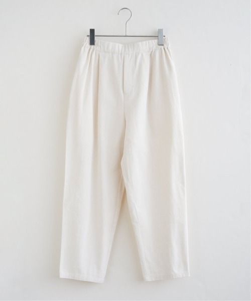 LBC（エルビーシー）の「コットンゆるテーパードパンツ（その他パンツ・レディース・ブルー系その他/オフホワイト/ベージュ/ブラック・M/L）」の5枚目の写真