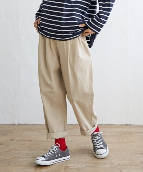 LBC(エルビーシー)の「コットンゆるテーパードパンツ(その他パンツ・レディース・ブルー系その他/オフホワイト/ベージュ/ブラック・M/L)」の15枚目の写真