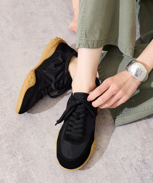 FRAMeWORK(フレームワーク)の「MOHI/モヒ SUEDEポリエステルコンビネーションスニーカー(スニーカー・レディース・ベージュ/ブラック・38/39/36/37)」の2枚目の写真